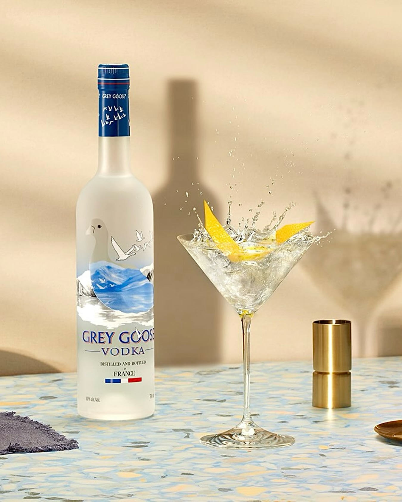 Ready for a rooftop experience that gives you
Grey Goosebumps? ✨🍸
In collaboration with @greygoose and @carlsbergdanmark , we’re bringing two unforgettable summer nights to the ROOF:
✨ Limited-edition Grey Goose cocktails, crafted specially for the occasion
🎧 Live DJ sets and crisp summer vibes
📅 Dates: 22 & 23 August
🕔 Time: 17:00–22:00
💚 Regular bookings apply – just reserve your table and enjoy the experience.
🎶 DJ Line-up:
22/8 – @henrikrexhansen
23/8 – @letiziasuenson
Who’s ready to get some Grey Goosebumps with us? 🍸