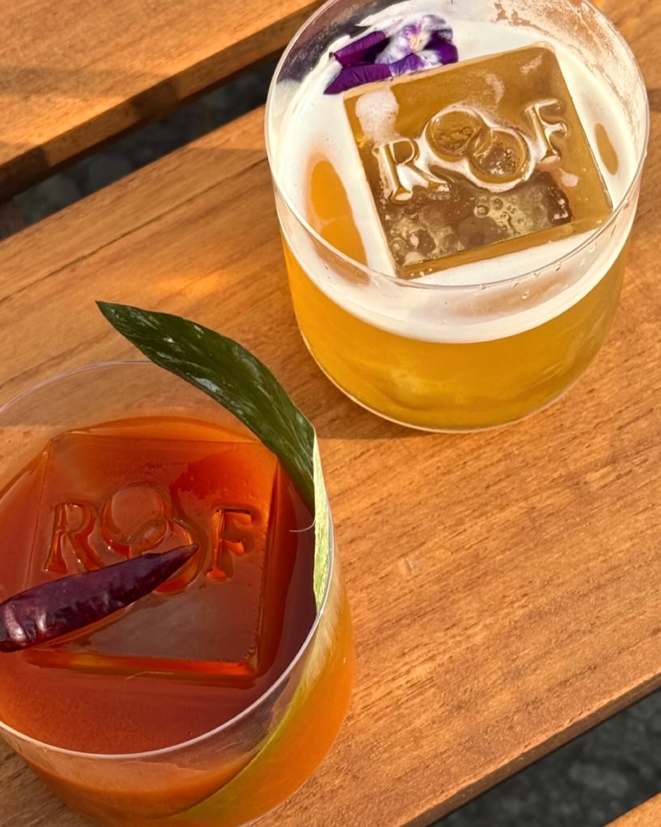 Easter plans? We’ve got you covered🐣
ROOF is open throughout the holidays with our usual opening hours (closed on Sunday as always)✨
Come celebrate spring with skyline views and a signature cocktail in hand🍸